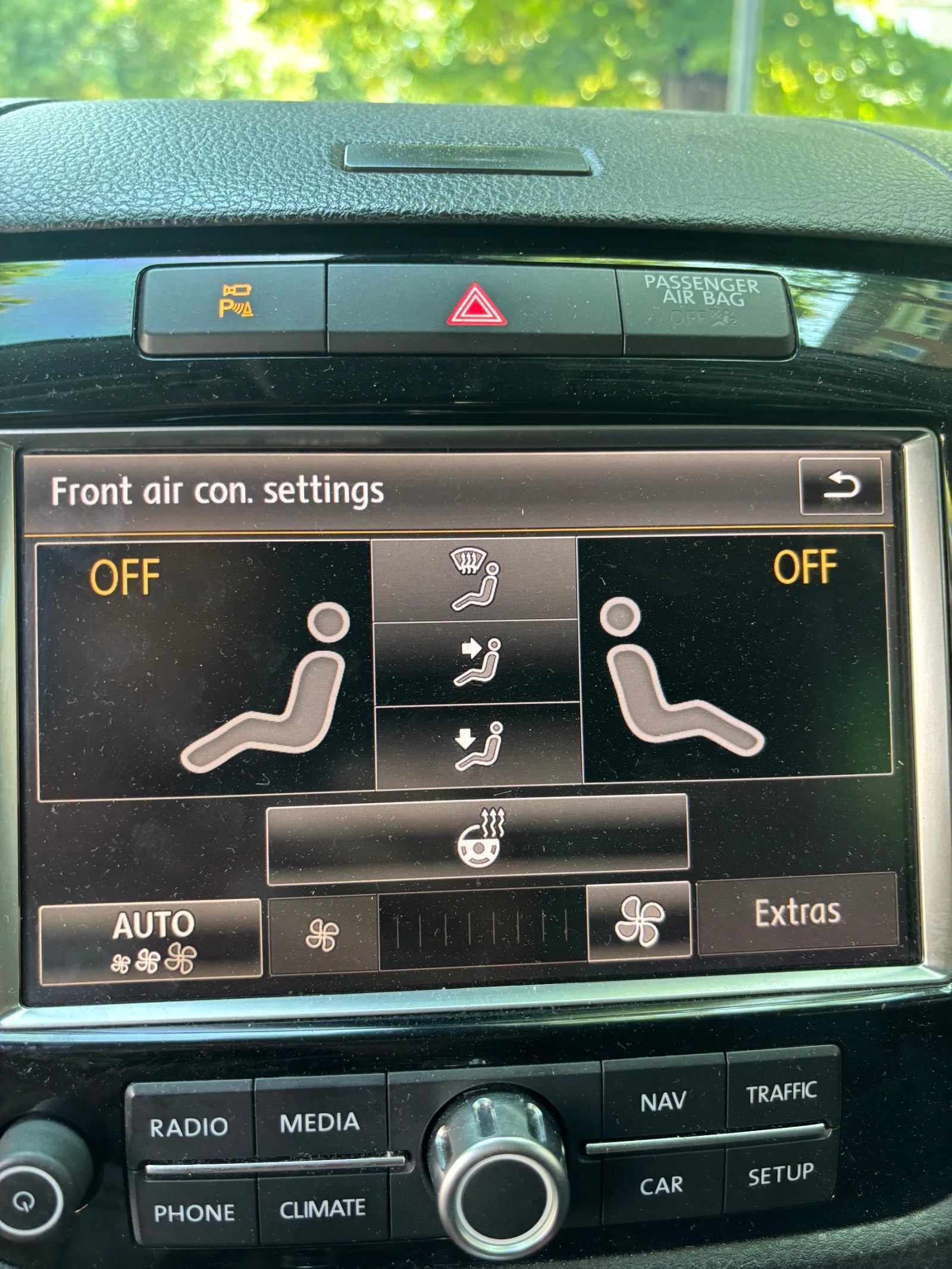 VW Touareg 3.0 TDI, снимка 16 - Автомобили и джипове - 54317872