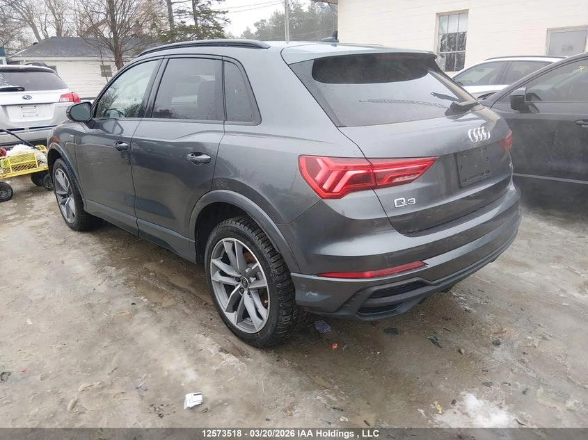 Audi Q3 2.0l Premium S Line 45, снимка 3 - Автомобили и джипове - 54599508