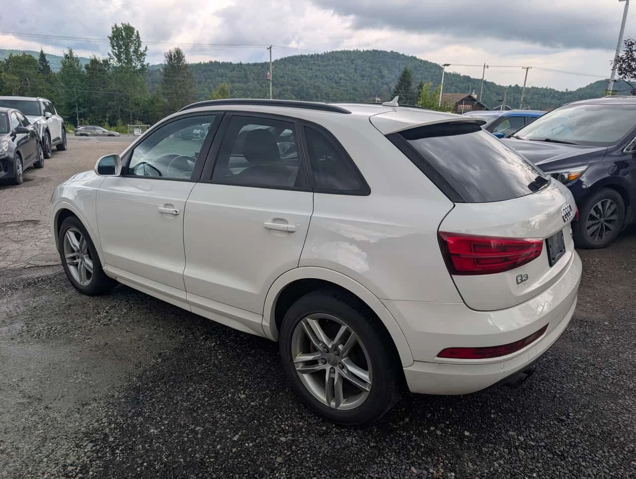Audi Q3 Komfort | CARFAX | БЕЗ ИНЦИДЕНТИ, снимка 8 - Автомобили и джипове - 55483204