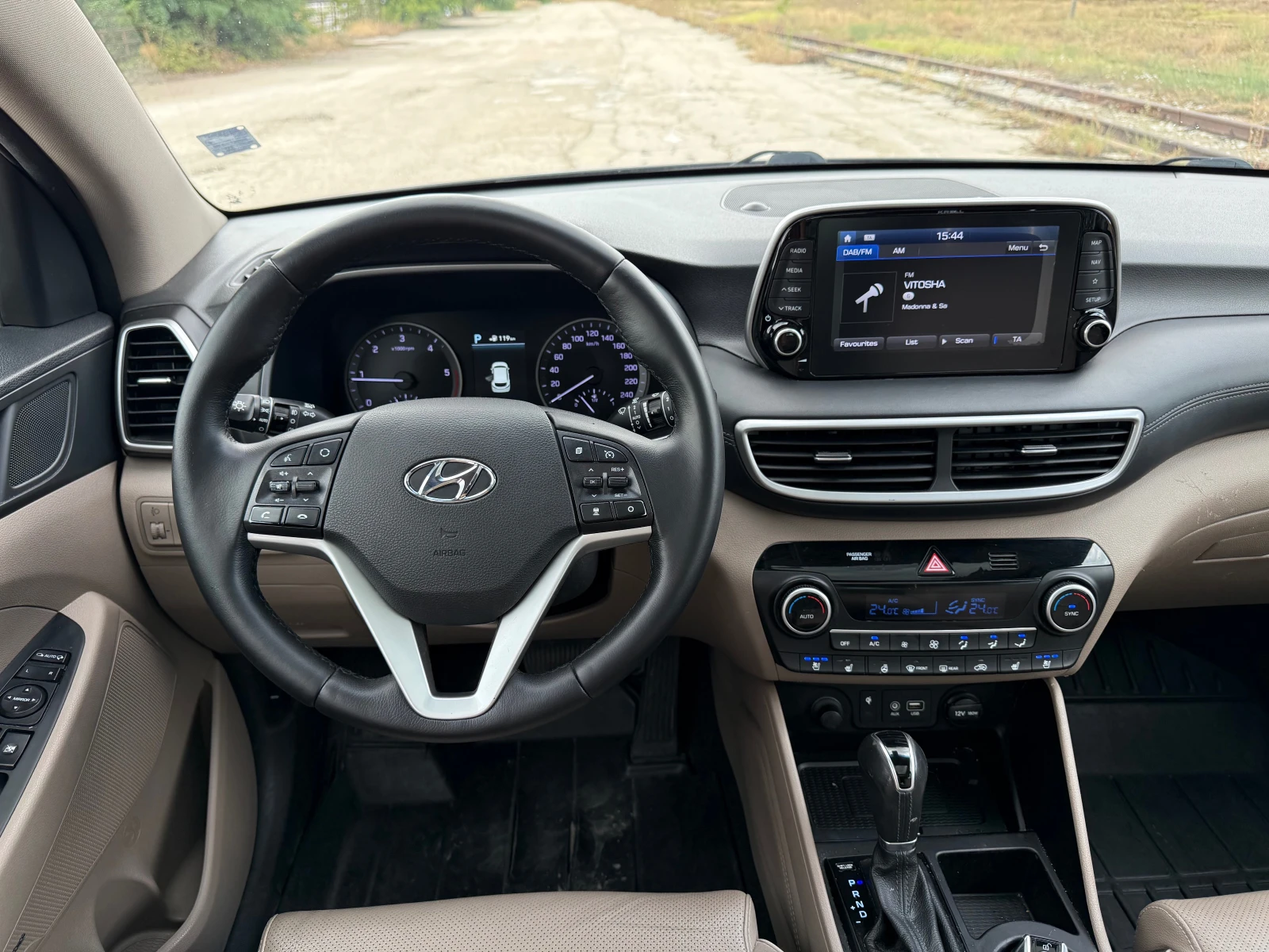 Hyundai Tucson 1-Ви собственик , снимка 11 - Автомобили и джипове - 55670978