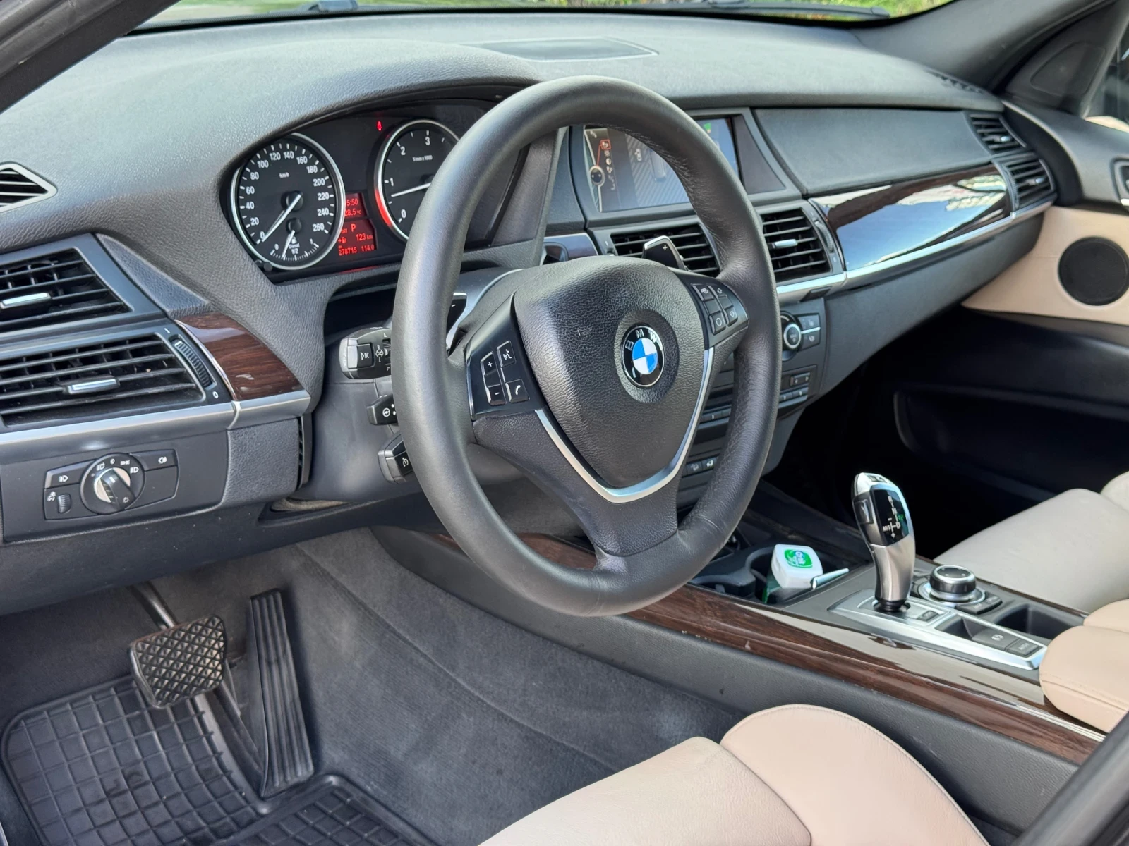 BMW X5 3.0D Facelift/360/Keyless/Панорама/Обслужен, снимка 13 - Автомобили и джипове - 55962356
