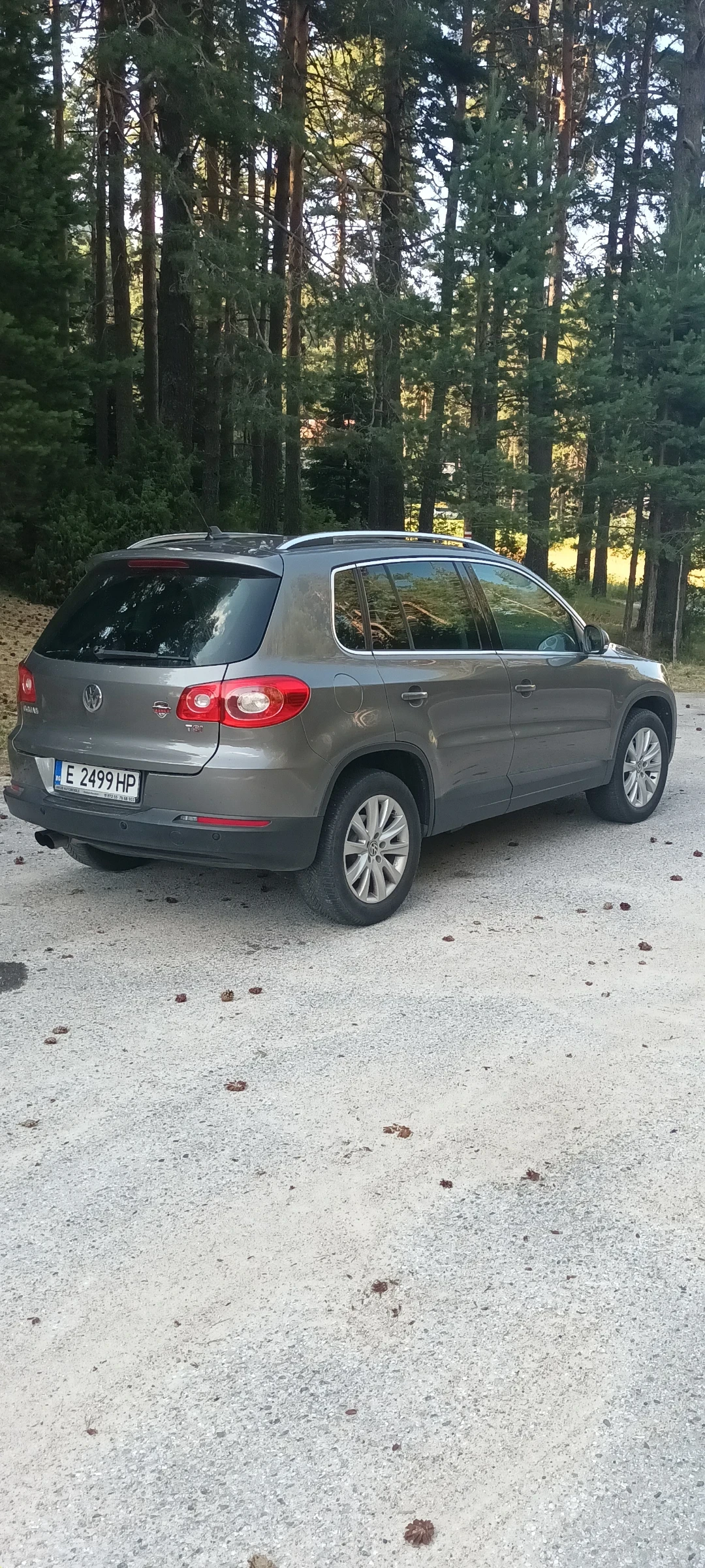 VW Tiguan Джип, снимка 4 - Автомобили и джипове - 56198636