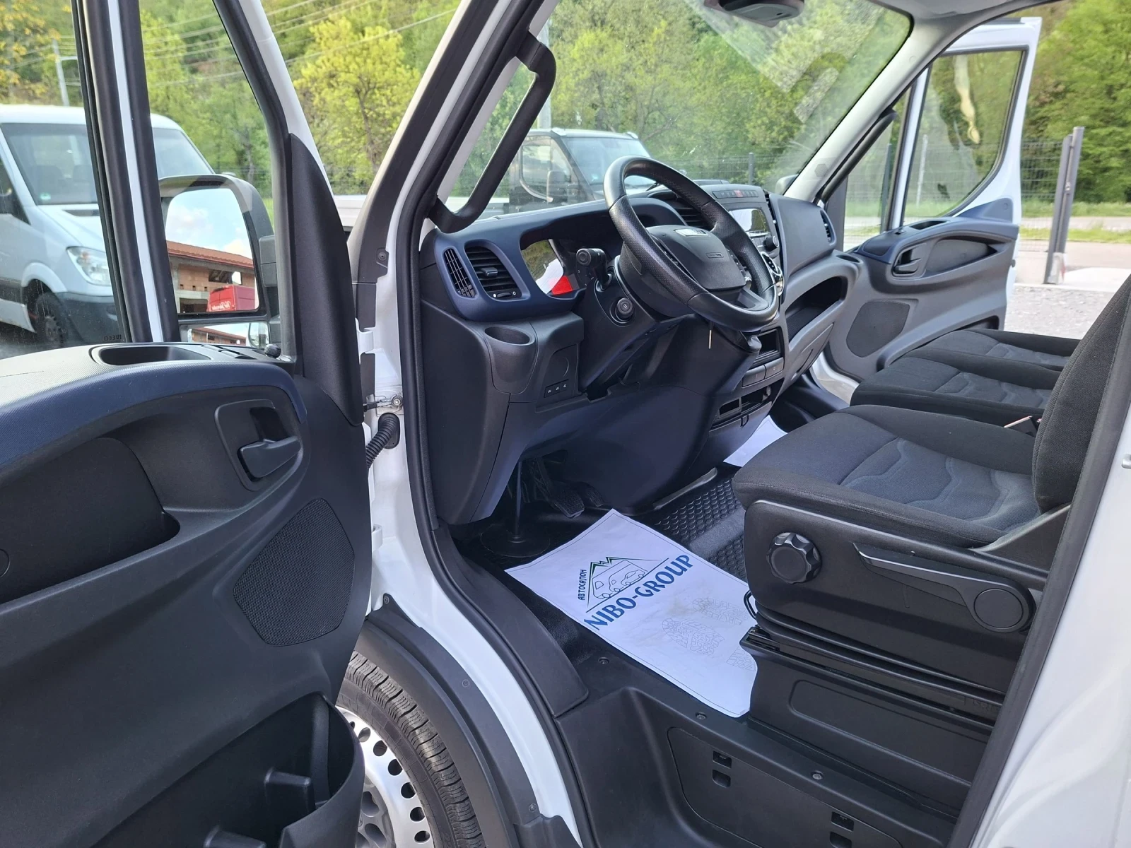 Iveco Daily 35s18* МАКСИ* HI-MATIC* КЛИМА, снимка 9 - Бусове и автобуси - 54444778