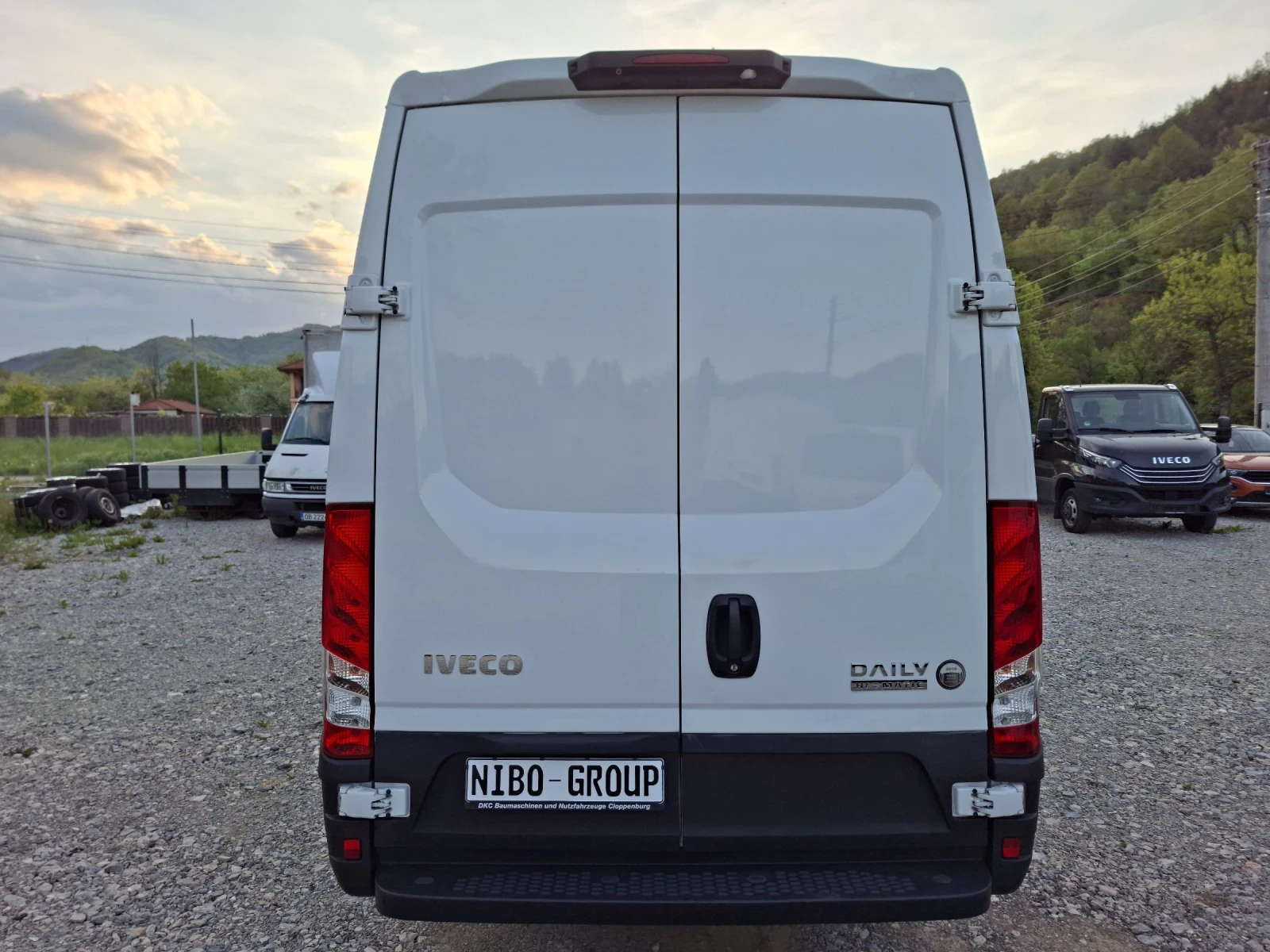 Iveco Daily 35s18* МАКСИ* HI-MATIC* КЛИМА, снимка 4 - Бусове и автобуси - 54444778