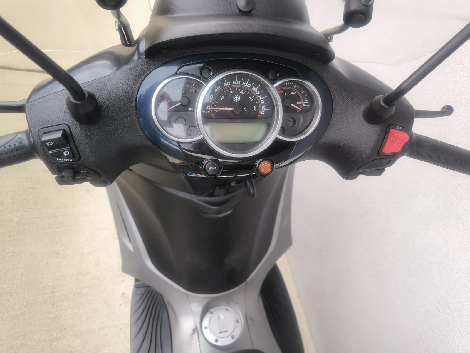 Piaggio Beverly 350 ie, ABS/ASR - изображение 4