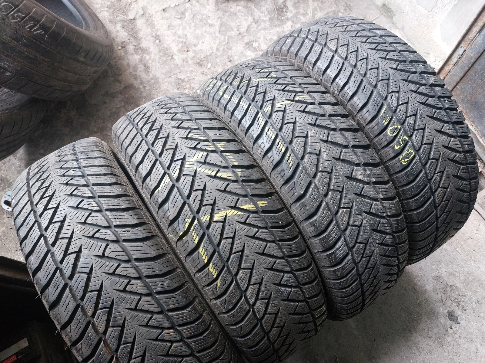  215/70R16 | Mobile.bg   1