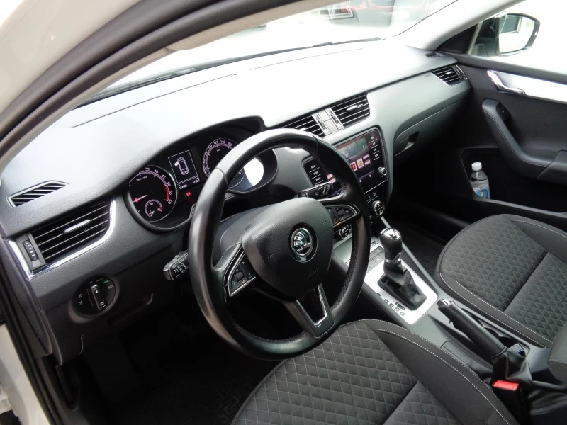 Skoda Octavia 2.0TDI 4x4 DSG6, снимка 8 - Автомобили и джипове - 47462463