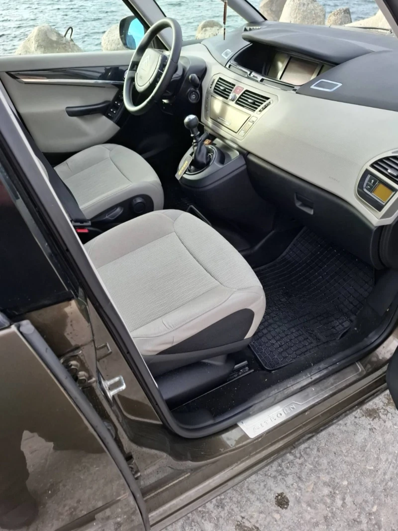 Citroen C4 Picasso, снимка 5 - Автомобили и джипове - 49553744