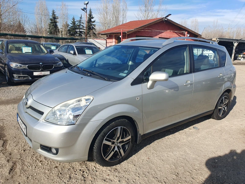 Toyota Corolla verso 2.0 D4D, снимка 1 - Автомобили и джипове - 48864740