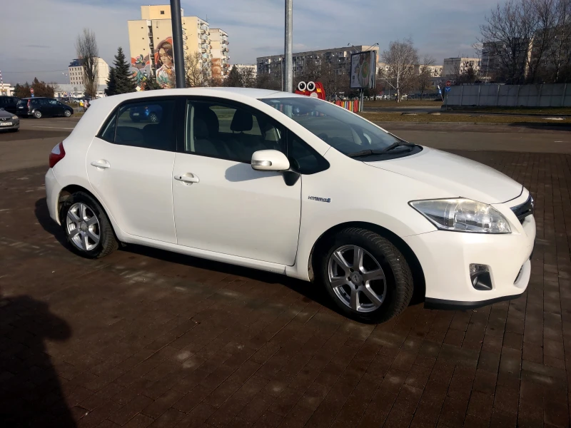 Toyota Auris, снимка 9 - Автомобили и джипове - 48888760