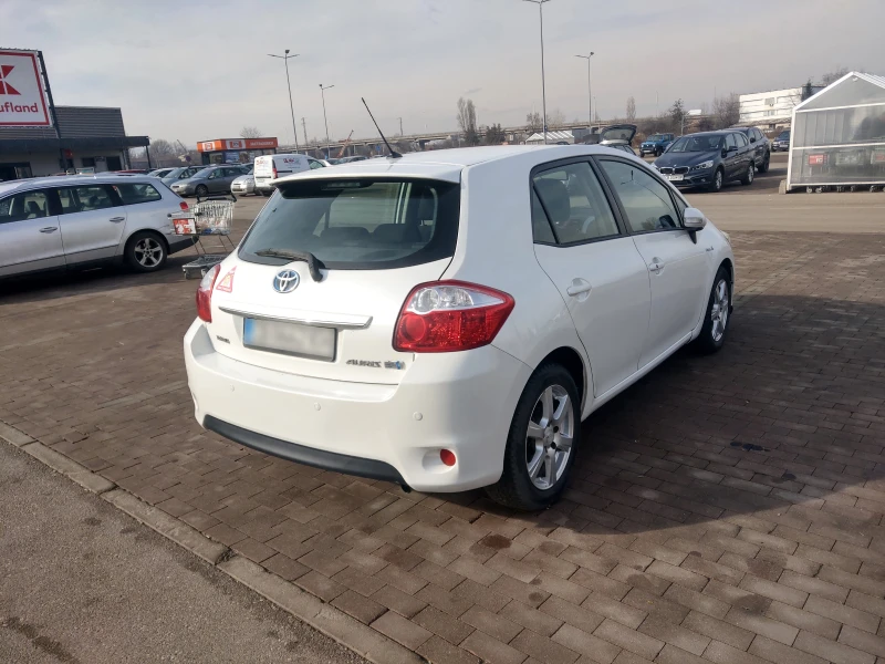 Toyota Auris, снимка 6 - Автомобили и джипове - 48888760