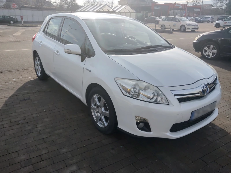 Toyota Auris, снимка 10 - Автомобили и джипове - 48888760