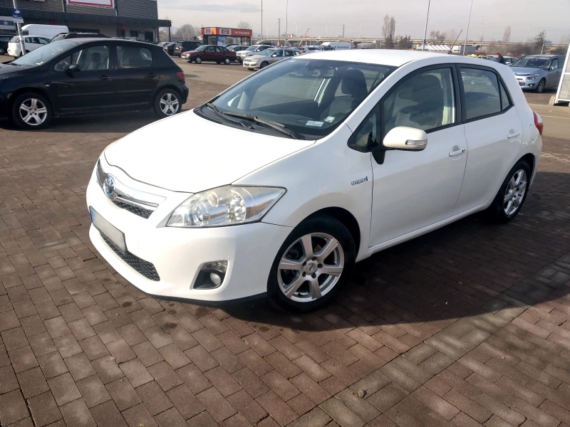 Toyota Auris, снимка 2 - Автомобили и джипове - 48888760