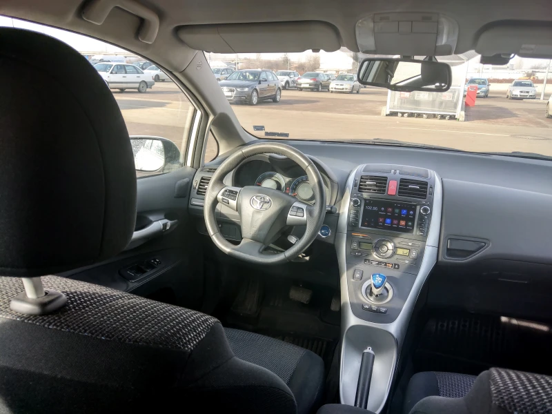 Toyota Auris, снимка 14 - Автомобили и джипове - 48888760