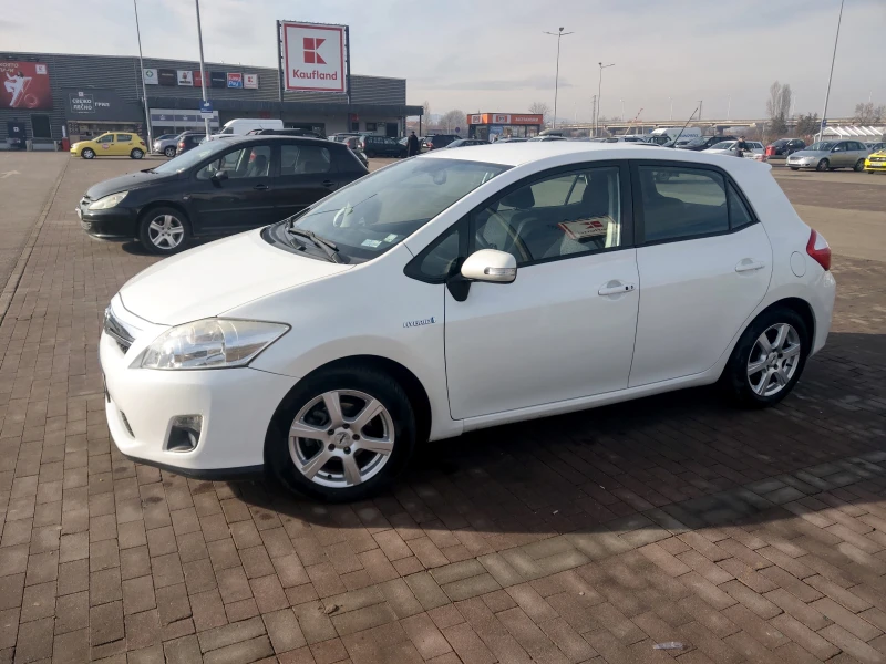 Toyota Auris, снимка 12 - Автомобили и джипове - 48888760