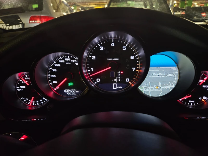 Porsche Panamera Platinum Edition, снимка 13 - Автомобили и джипове - 52309083