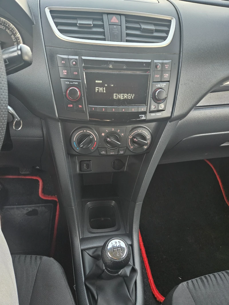 Suzuki Swift 1.3 DDiS, снимка 9 - Автомобили и джипове - 52563802
