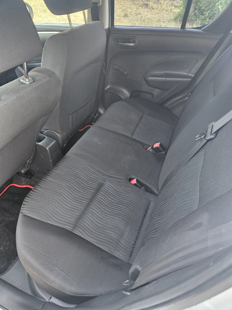Suzuki Swift 1.3 DDiS, снимка 8 - Автомобили и джипове - 52563802