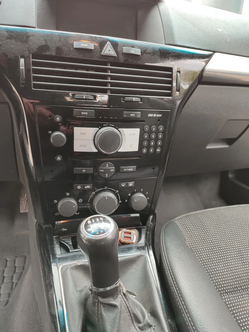 Opel Astra, снимка 10 - Автомобили и джипове - 52676461