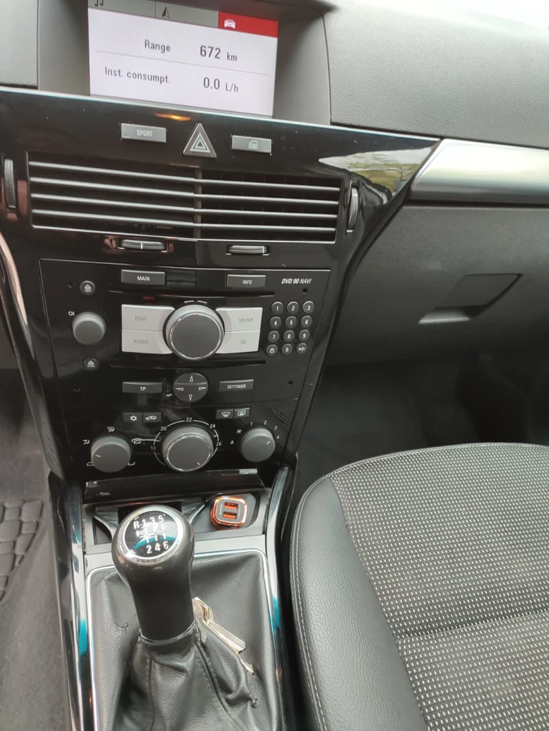 Opel Astra, снимка 8 - Автомобили и джипове - 52676461