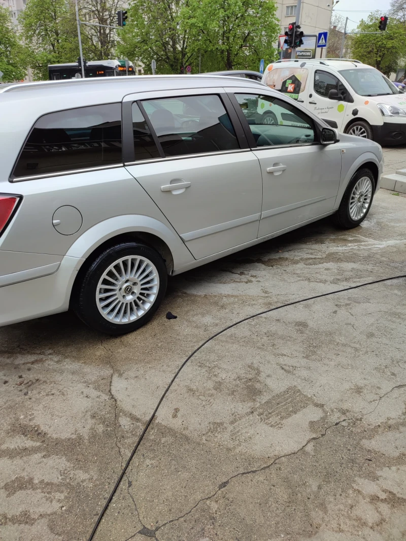 Opel Astra, снимка 2 - Автомобили и джипове - 52676461