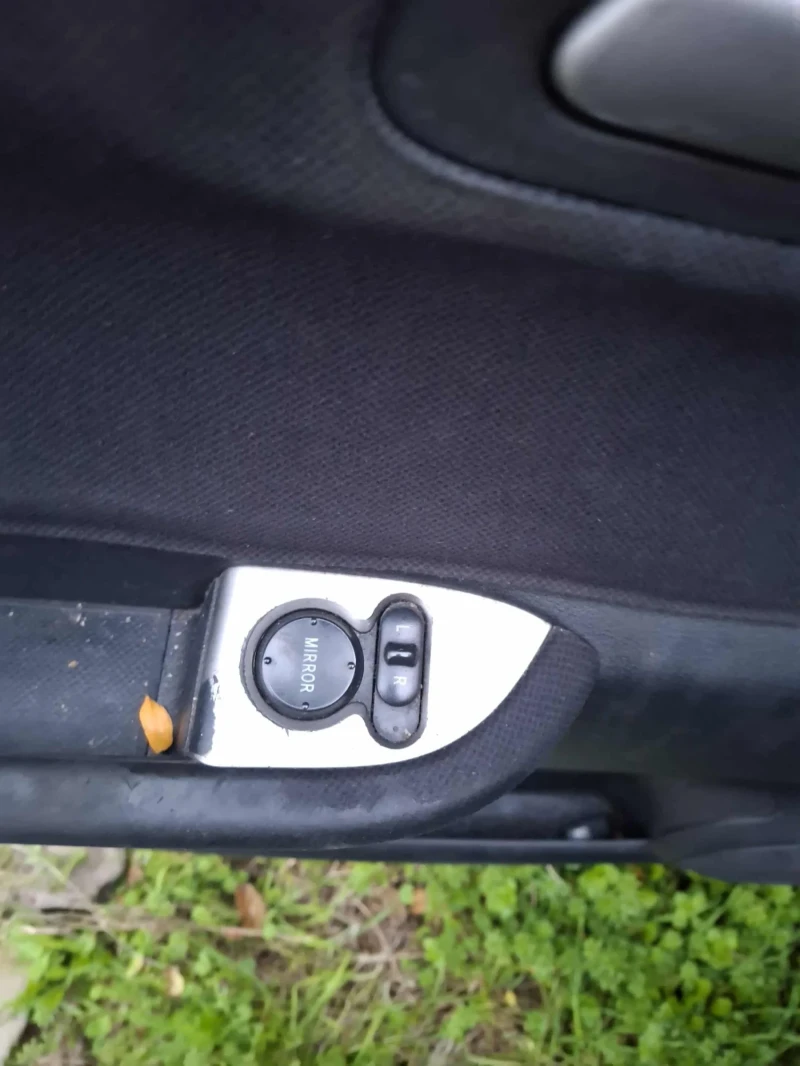 Honda Fr-v 2.2, снимка 8 - Автомобили и джипове - 52655277