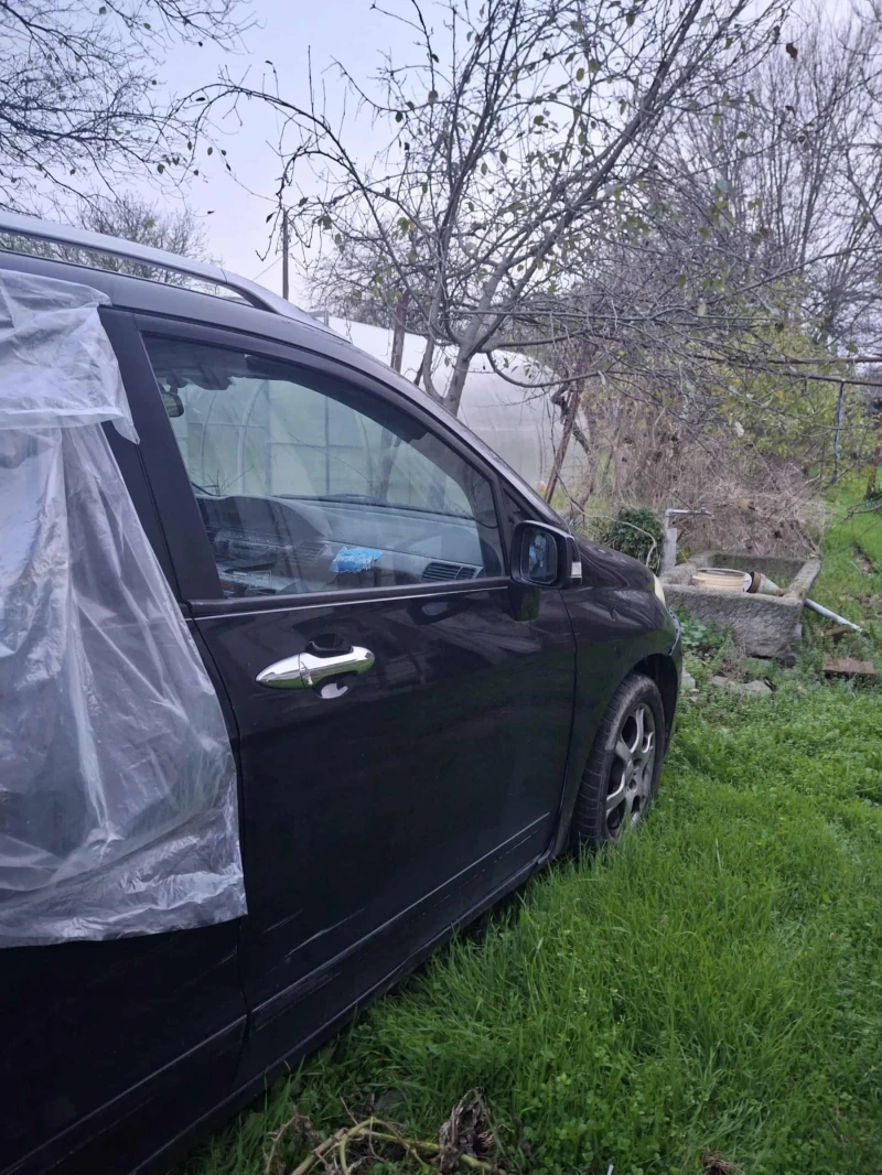 Honda Fr-v 2.2, снимка 4 - Автомобили и джипове - 52655277