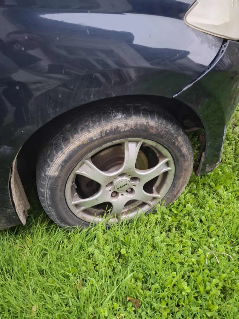 Honda Fr-v 2.2, снимка 6 - Автомобили и джипове - 52655277