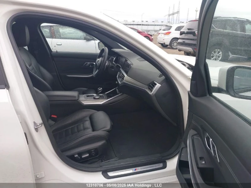 BMW 330 Xi* B48* M-Pack* Digital, снимка 10 - Автомобили и джипове - 52729297