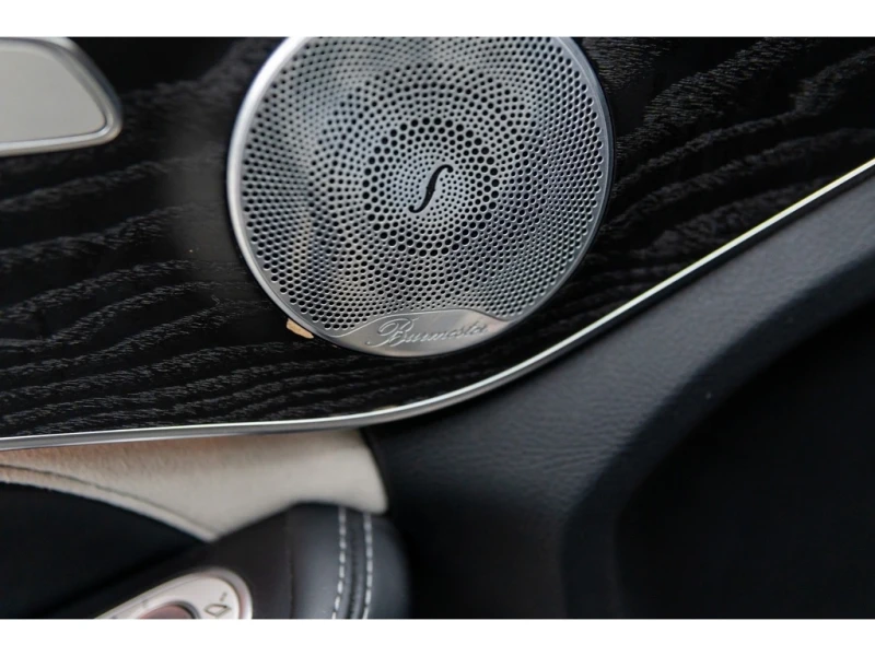 Mercedes-Benz C 63 AMG S* V8 Biturbo* PERFORMANCE EXHAUST* Keyless* PANO*, снимка 13 - Автомобили и джипове - 52855761