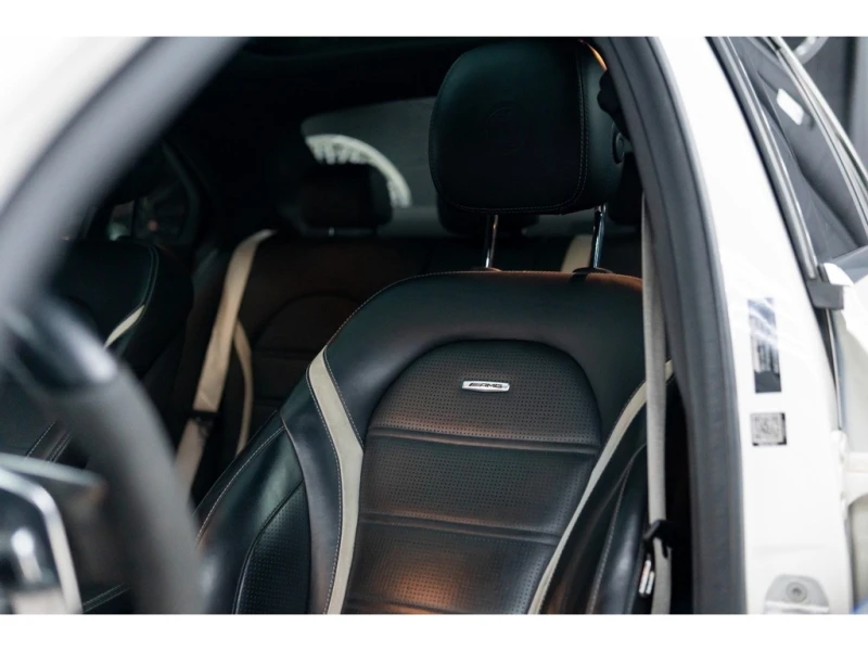 Mercedes-Benz C 63 AMG S* V8 Biturbo* PERFORMANCE EXHAUST* Keyless* PANO*, снимка 15 - Автомобили и джипове - 52855761