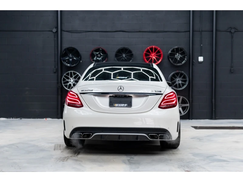 Mercedes-Benz C 63 AMG S* V8 Biturbo* PERFORMANCE EXHAUST* Keyless* PANO*, снимка 8 - Автомобили и джипове - 52855761