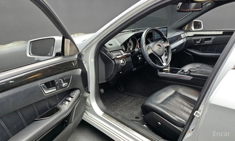 Mercedes-Benz E 220, снимка 11 - Автомобили и джипове - 52938964