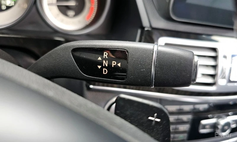 Mercedes-Benz E 220, снимка 9 - Автомобили и джипове - 52938964