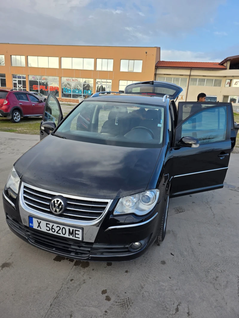 VW Touran 2.0 TDI BMM, снимка 17 - Автомобили и джипове - 53012620