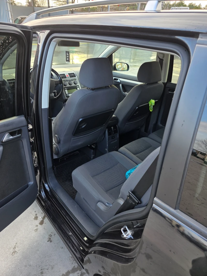 VW Touran 2.0 TDI BMM, снимка 2 - Автомобили и джипове - 53012620