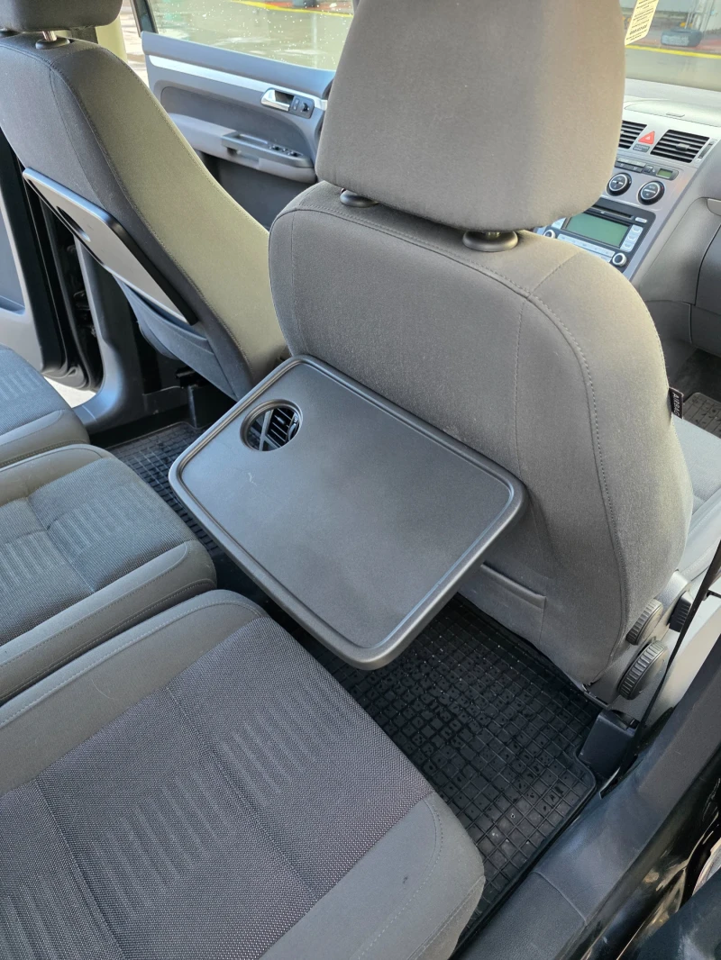 VW Touran 2.0 TDI BMM, снимка 14 - Автомобили и джипове - 53012620