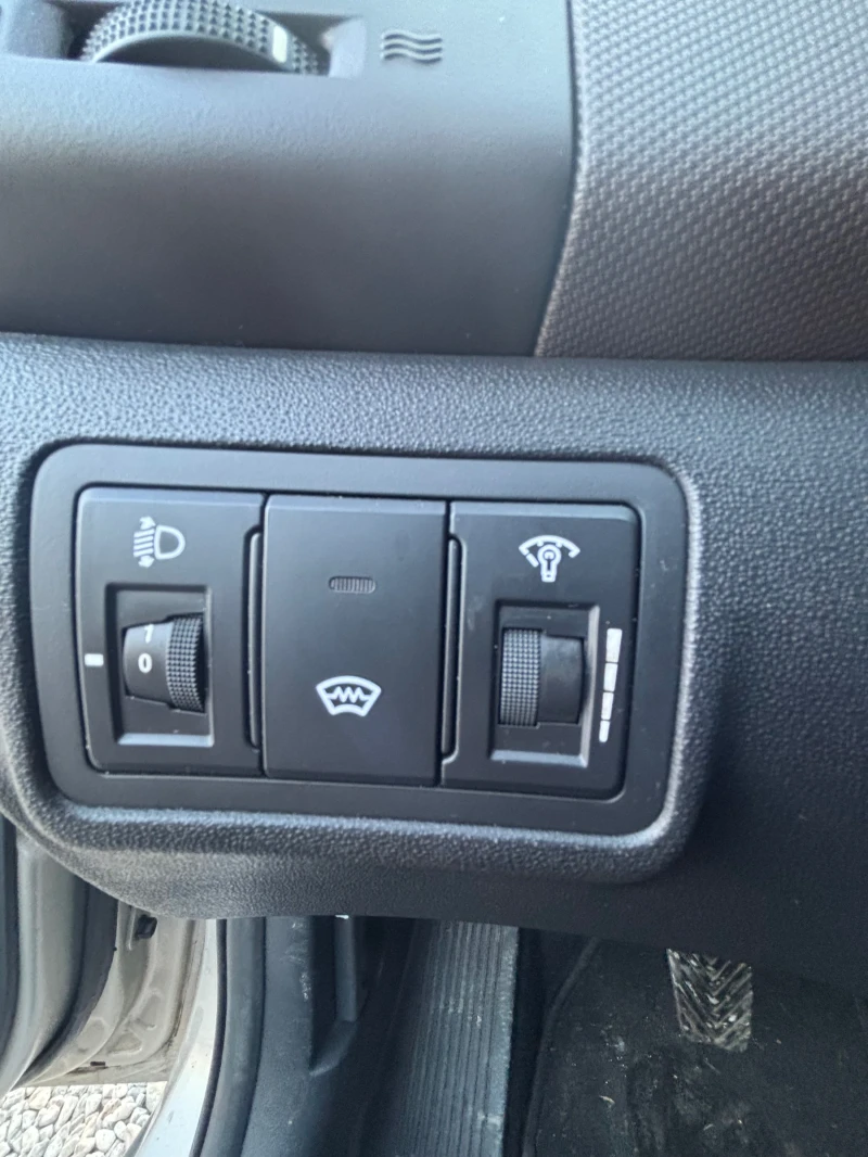 Hyundai I30 2.0 Бензин, снимка 14 - Автомобили и джипове - 53144755