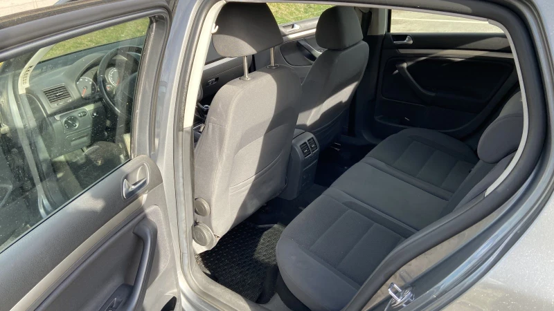 VW Golf 1.6i, снимка 12 - Автомобили и джипове - 53169866