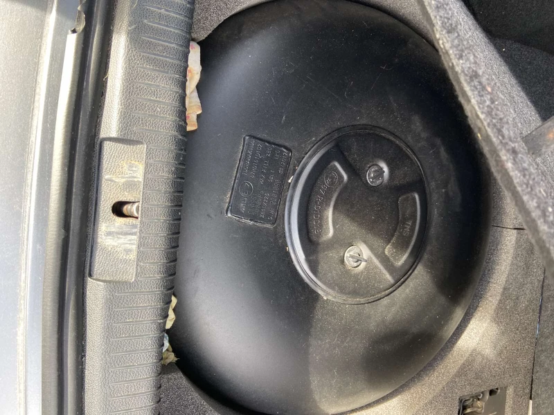 VW Golf 1.6i, снимка 14 - Автомобили и джипове - 53169866