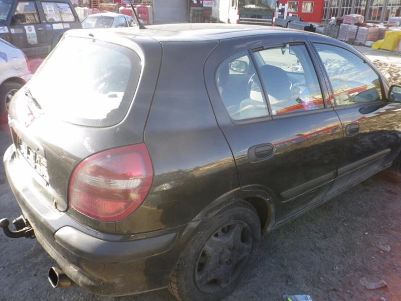 Nissan Almera 2.2 TD, снимка 11 - Автомобили и джипове - 43182231