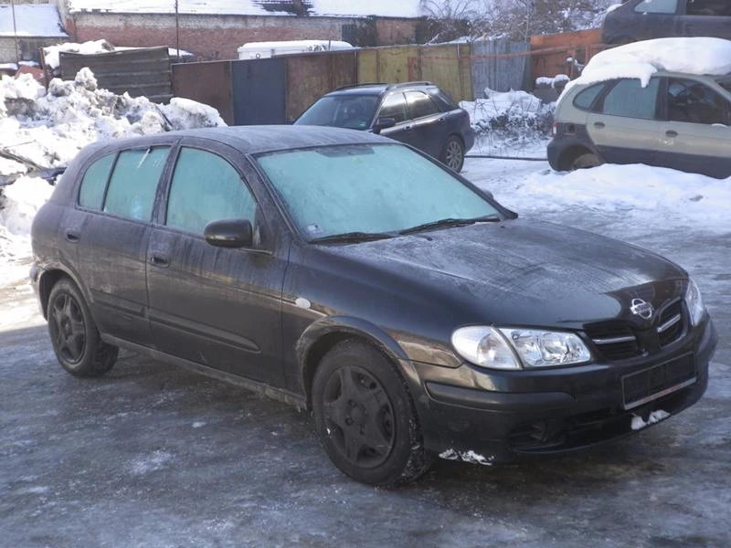 Nissan Almera 2.2 TD, снимка 3 - Автомобили и джипове - 43182231