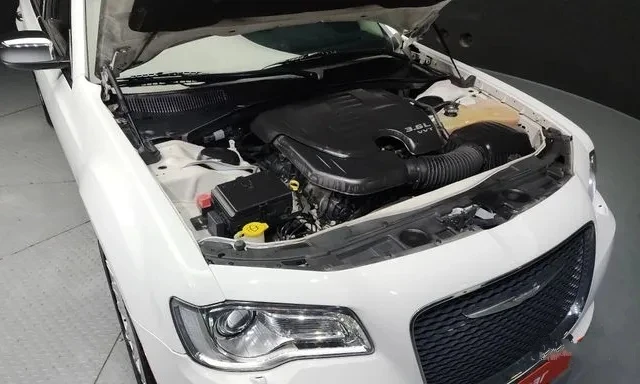 Chrysler 300c  - изображение 6