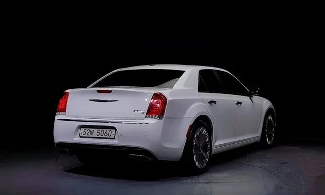 Chrysler 300c  - изображение 2