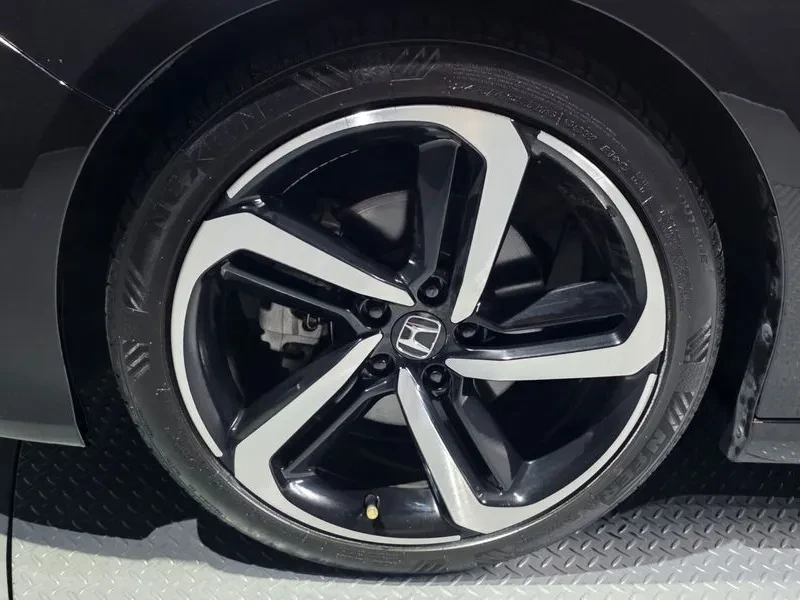 Honda Accord 2.0T SPORT, снимка 5 - Автомобили и джипове - 55796314
