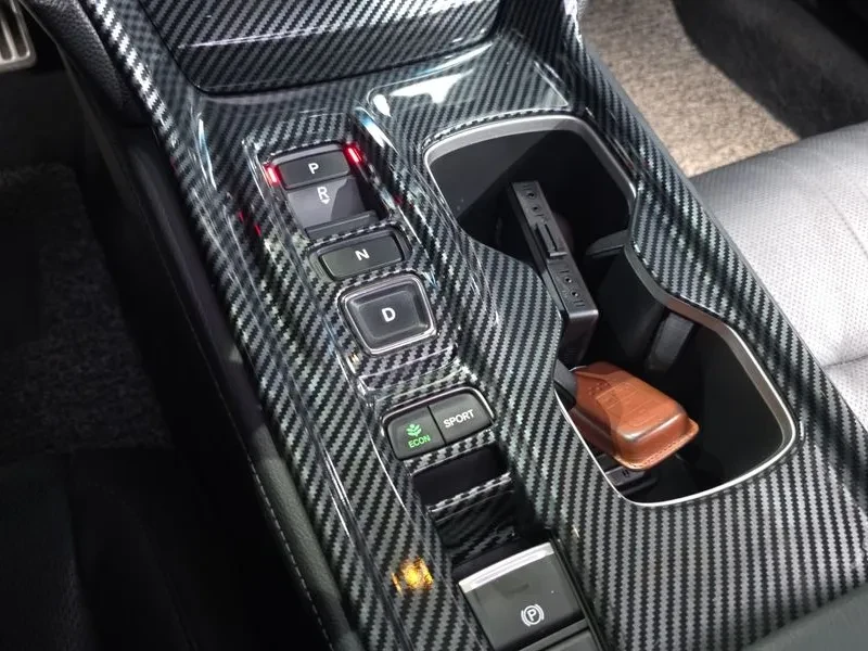 Honda Accord 2.0T SPORT, снимка 9 - Автомобили и джипове - 55796314