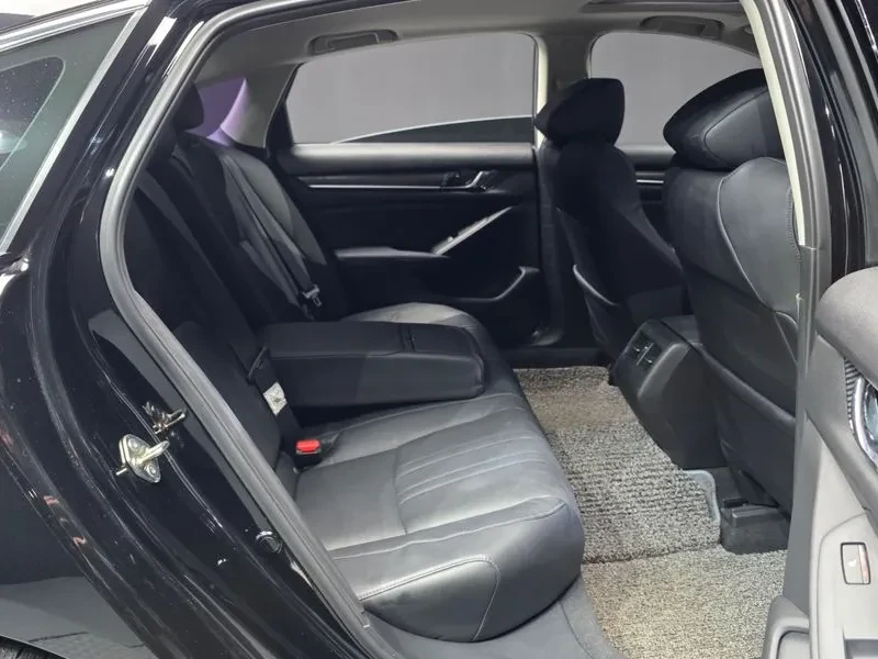 Honda Accord 2.0T SPORT, снимка 12 - Автомобили и джипове - 55796314