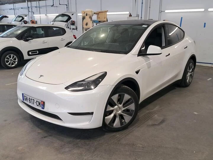 Tesla Model Y Long Range Dual Motor AWD Pano LED Navi Leather