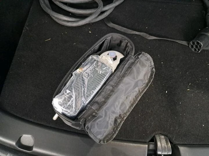 Tesla Model Y Long Range Dual Motor AWD Pano LED Navi Leather, снимка 13 - Автомобили и джипове - 56115552