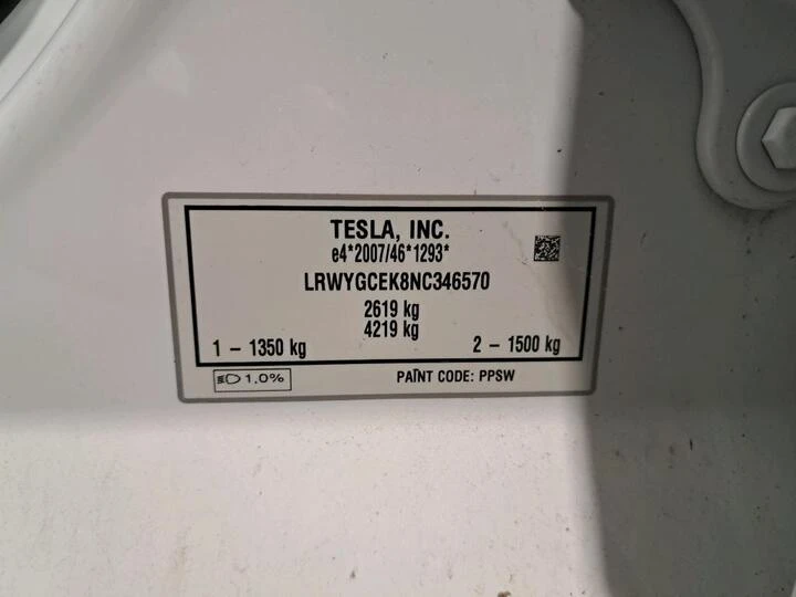 Tesla Model Y Long Range Dual Motor AWD Pano LED Navi Leather, снимка 16 - Автомобили и джипове - 56115552